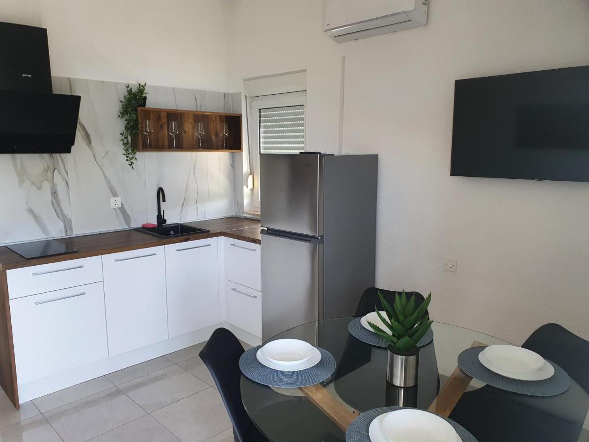 Legin Apartment Zivogosce Bagian luar foto